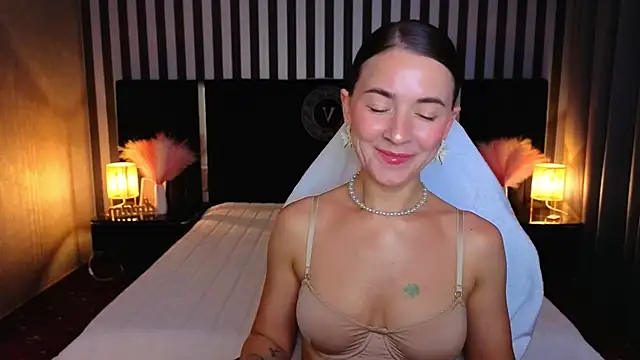 Snapshot of GracefulMichelle chatting on 07.26.26 GracefulMichelle online show from 07.26.26