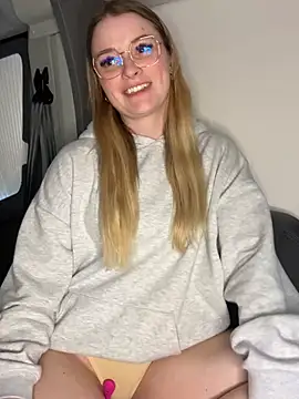 melanieTesss online show from 02.23.26