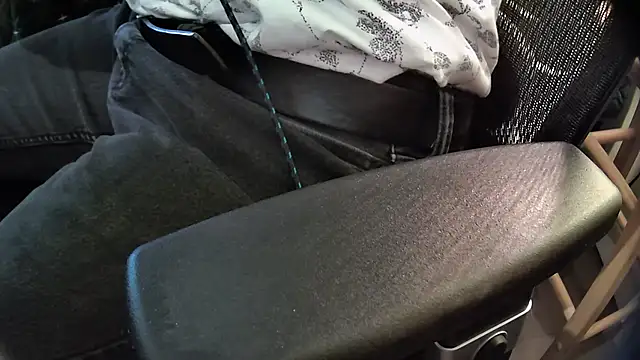 Snapshot of mecchaudquebecmod chatting on 03.23.26 mecchaudquebecmod online show from 03.23.26