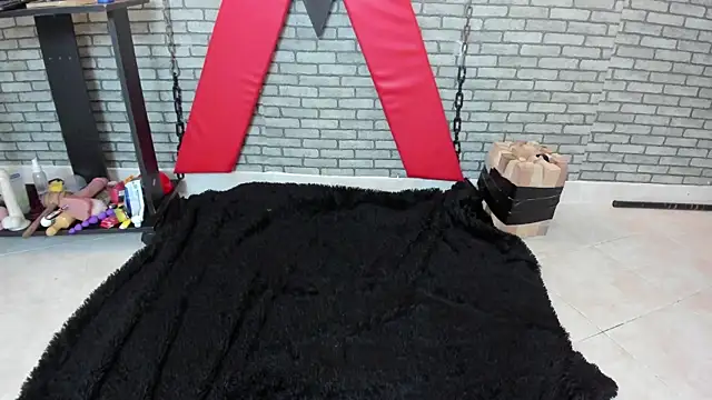 hillary bigbutt online show from 06.25.26