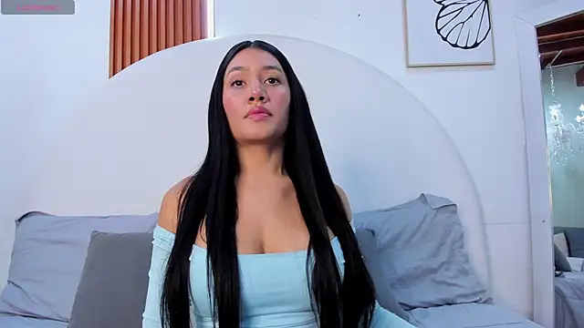 Violett Rosse  online show from 03.13.26