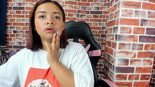 Sienna Lux01 online show from 03.11.26