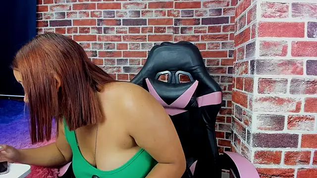 Sienna Lux01 online show from 03.18.26