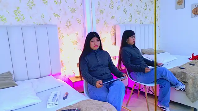 Khloe Moon online show from 04.28.26
