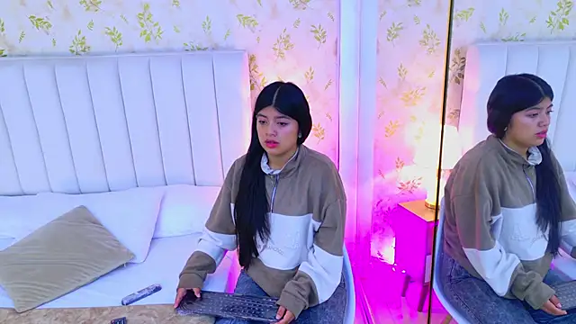 Khloe Moon online show from 04.29.26