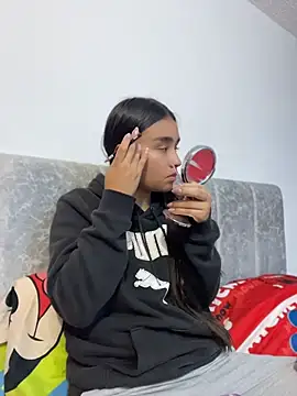 I Samanthaa online show from 04.24.26