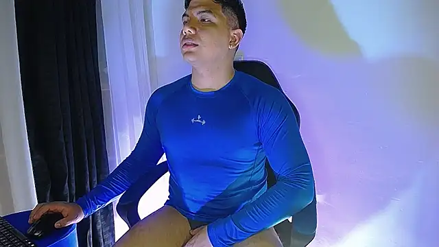 Snapshot of Uriel_Ray_ chatting on 03.13.26 Uriel Ray online show from 03.13.26