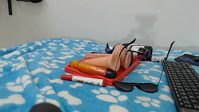 skinnysexy18 online show from 06.15.26