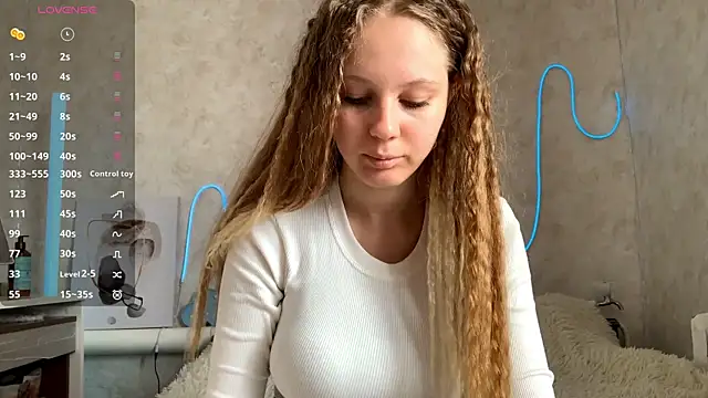 VictoriaDeese online show from 06.26.26