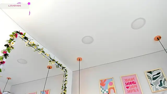 Mia Bailey  online show from 04.22.26