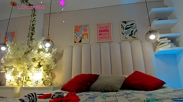 Mia Bailey  online show from 04.23.26