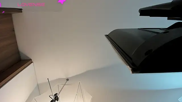 Mia Bailey  online show from 04.29.26