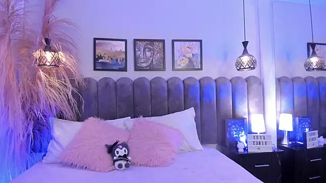 Bella  Peach online show from 04.23.26