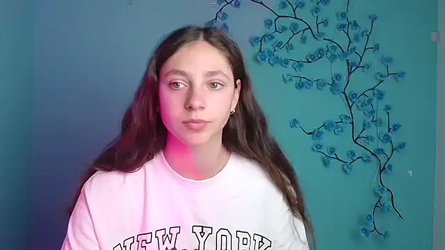 KissMeJulia online show from 05.08.26