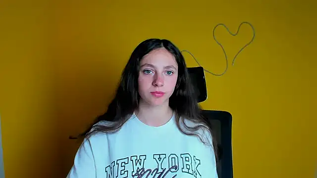KissMeJulia online show from 05.10.26