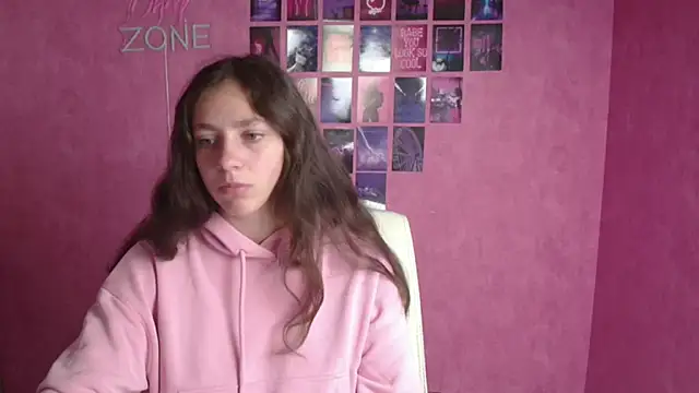 KissMeJulia online show from 05.14.26