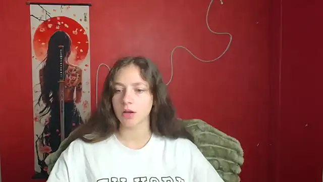 KissMeJulia online show from 05.18.26