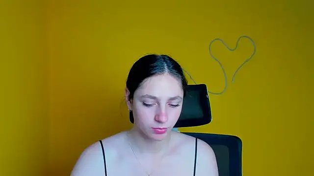 KissMeJulia online show from 05.19.26