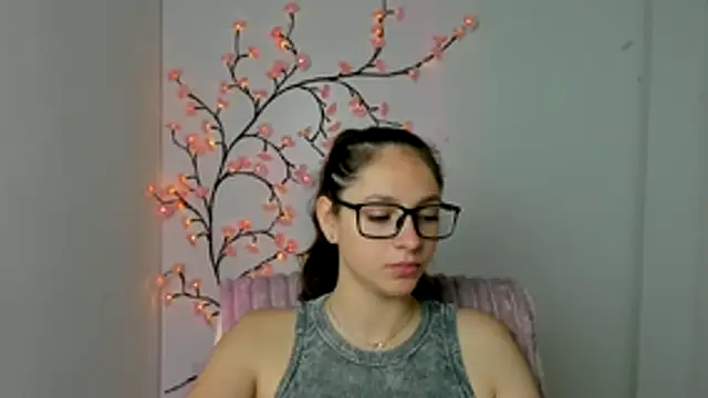 KissMeJulia online show from 06.16.26