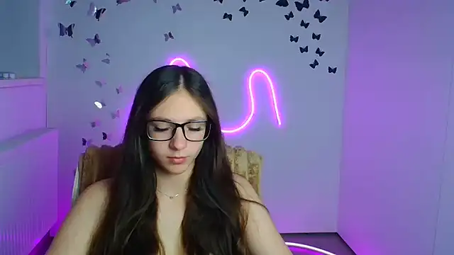 KissMeJulia online show from 06.20.26