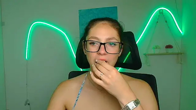 KissMeJulia online show from 06.24.26