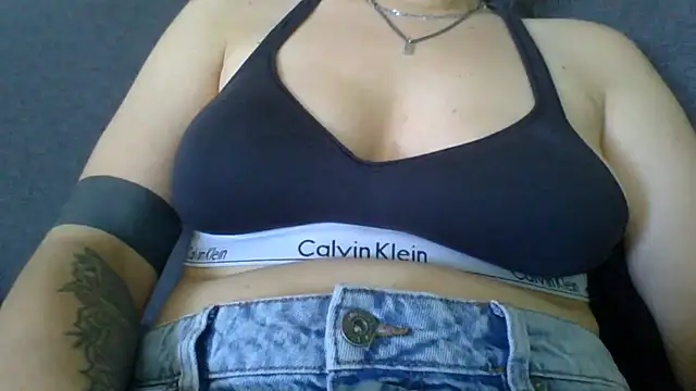 Snapshot of Geileboef28 chatting on 06.23.26 Geileboef28 online show from 06.23.26