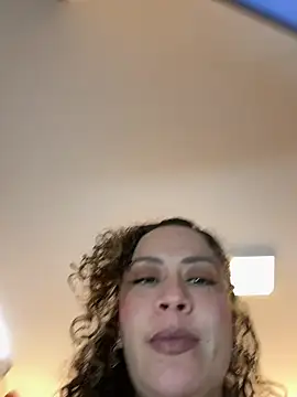 Snapshot of Elisabeth-rodriguez chatting on 04.01.26 Elisabeth-rodriguez online show from 04.01.26