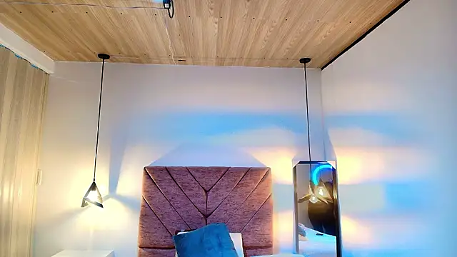 Sofi Blake   online show from 02.26.26