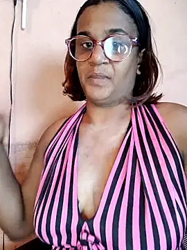 indianstrawberrylips4u online show from 04.29.26