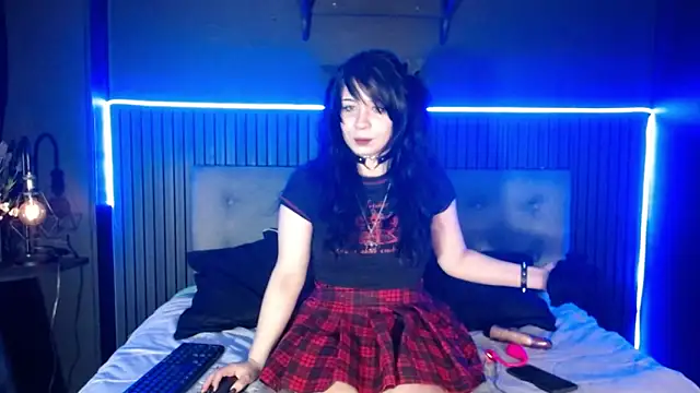 CHERRY DARCK online show from 04.24.26