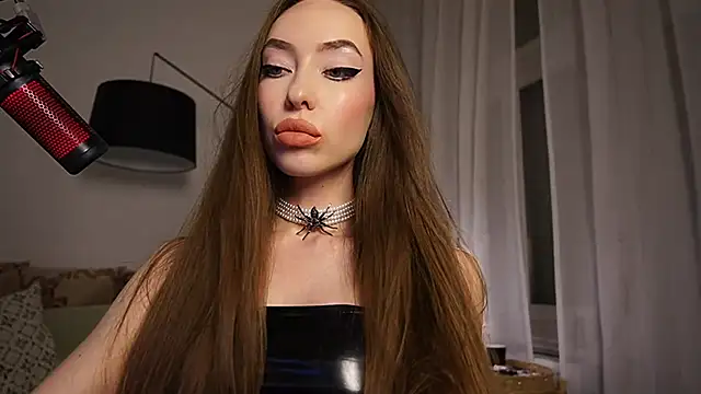 Snapshot of supreme_dominatrix chatting on 09.13.25 supreme dominatrix online show from 09.13.25