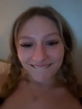 Snapshot of hyperafterdark chatting on 02.22.26 hyperafterdark online show from 02.22.26