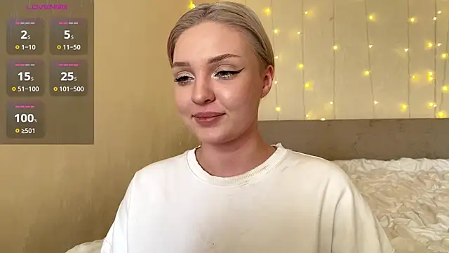 Snapshot of creampiiee chatting on 03.10.26 creampiiee online show from 03.10.26