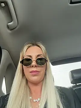 LisaMurr online show from 04.22.26