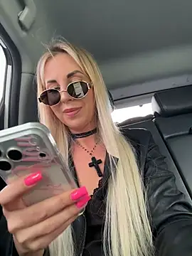 LisaMurr online show from 04.24.26