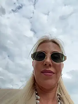 LisaMurr online show from 05.12.26