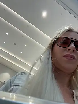 LisaMurr online show from 05.13.26