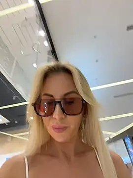 LisaMurr online show from 05.19.26