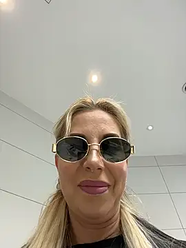 LisaMurr online show from 05.20.26