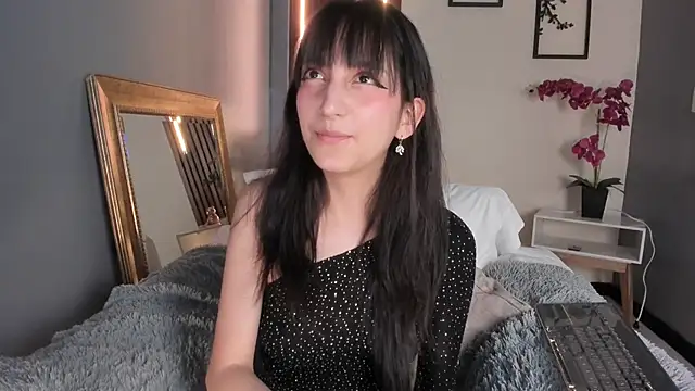 Snapshot of LunaaHarper chatting on 06.22.26 LunaaHarper online show from 06.22.26
