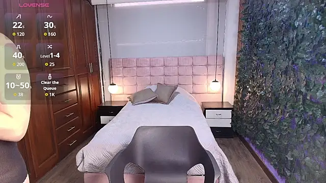 MoriahStorm online show from 06.08.26