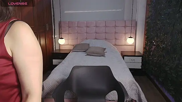MoriahStorm online show from 06.10.26