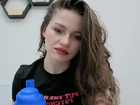 Snapshot of Avelinehowo_uwu chatting on 03.24.26 Avelinehowo uwu online show from 03.24.26