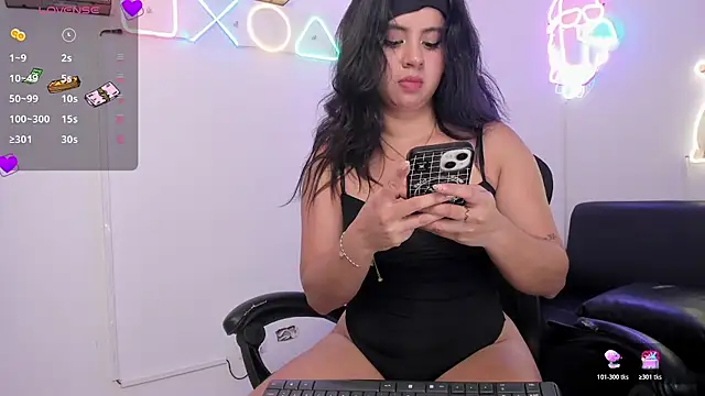 Snapshot of Valery_Cortez__ chatting on 07.06.26 Valery Cortez online show from 07.06.26