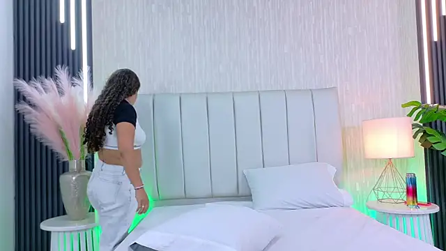 Lorenn Sweet online show from 05.07.26