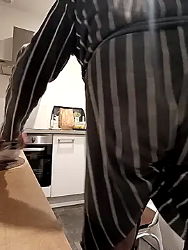 olivbisoumis online show from 02.22.26