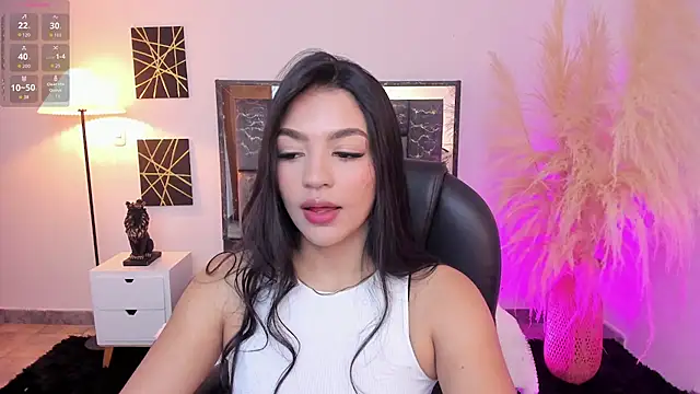 Snapshot of sara_stormy chatting on 06.26.26 sara stormy online show from 06.26.26