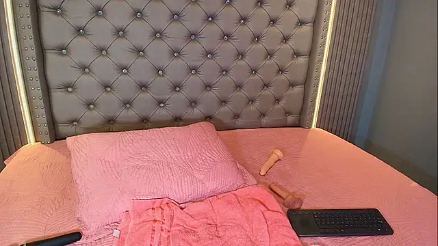 NAOMI cute  online show from 04.27.26