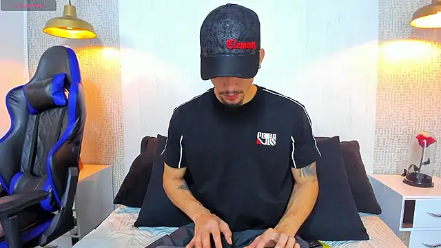 SharonTygaX online show from 03.12.26