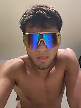 Snapshot of hardbody_19 chatting on 03.14.26 hardbody 19 online show from 03.14.26